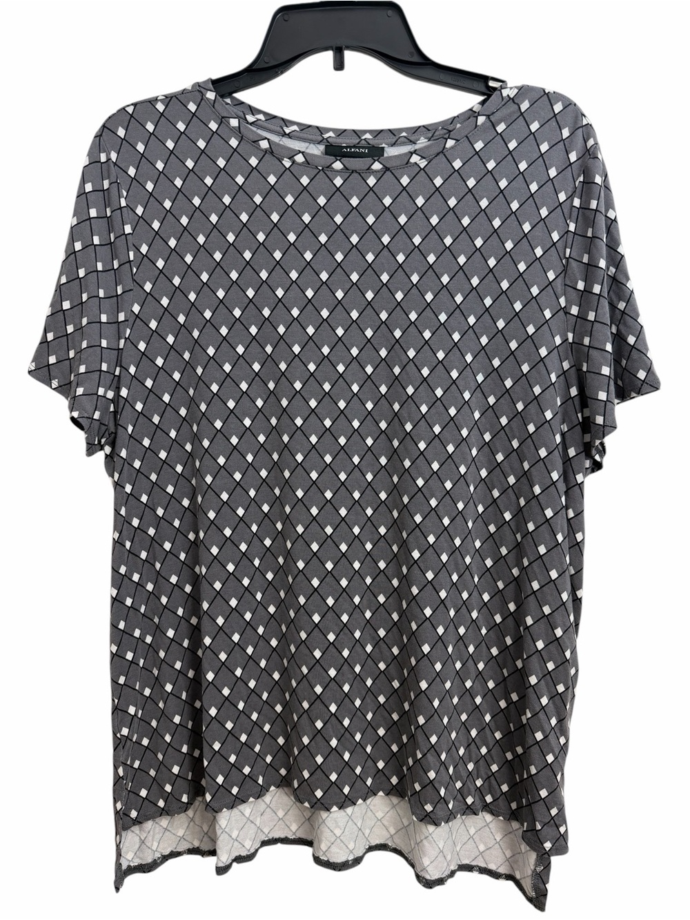 Women’s Alfani grey, white, and black checkered high low blouse! Size Large! EUC